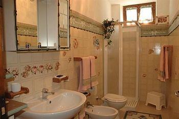 Ai Due Pini B&B Пескантина Экстерьер фото