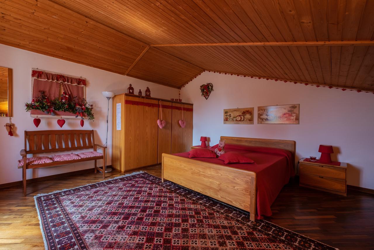 Ai Due Pini B&B Пескантина Экстерьер фото
